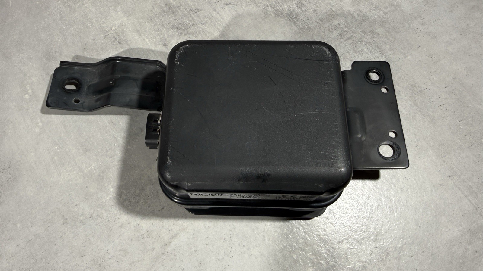 2016 - 2018 Kia Optima Radar Cruise Control Distance Sensor OEM 96400-D4100