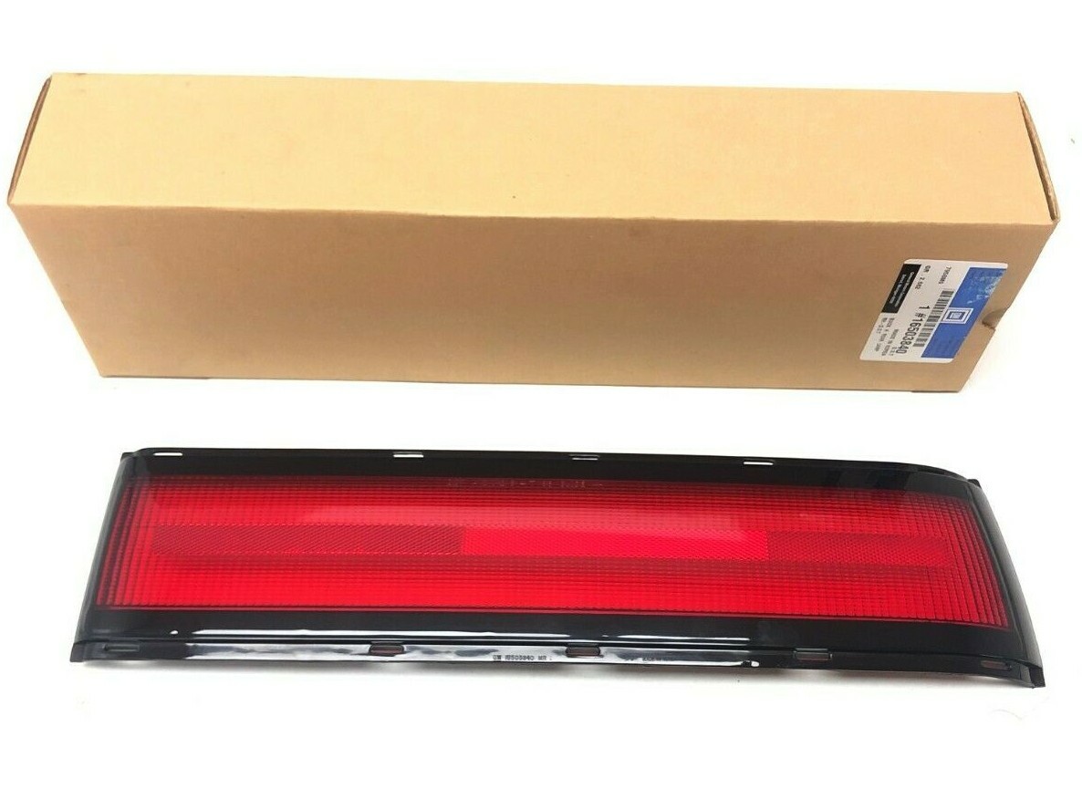 Genuine GM NOS Rear Right Hand Tail Lamp For 1986-1989 Buick LaSabre 16503840