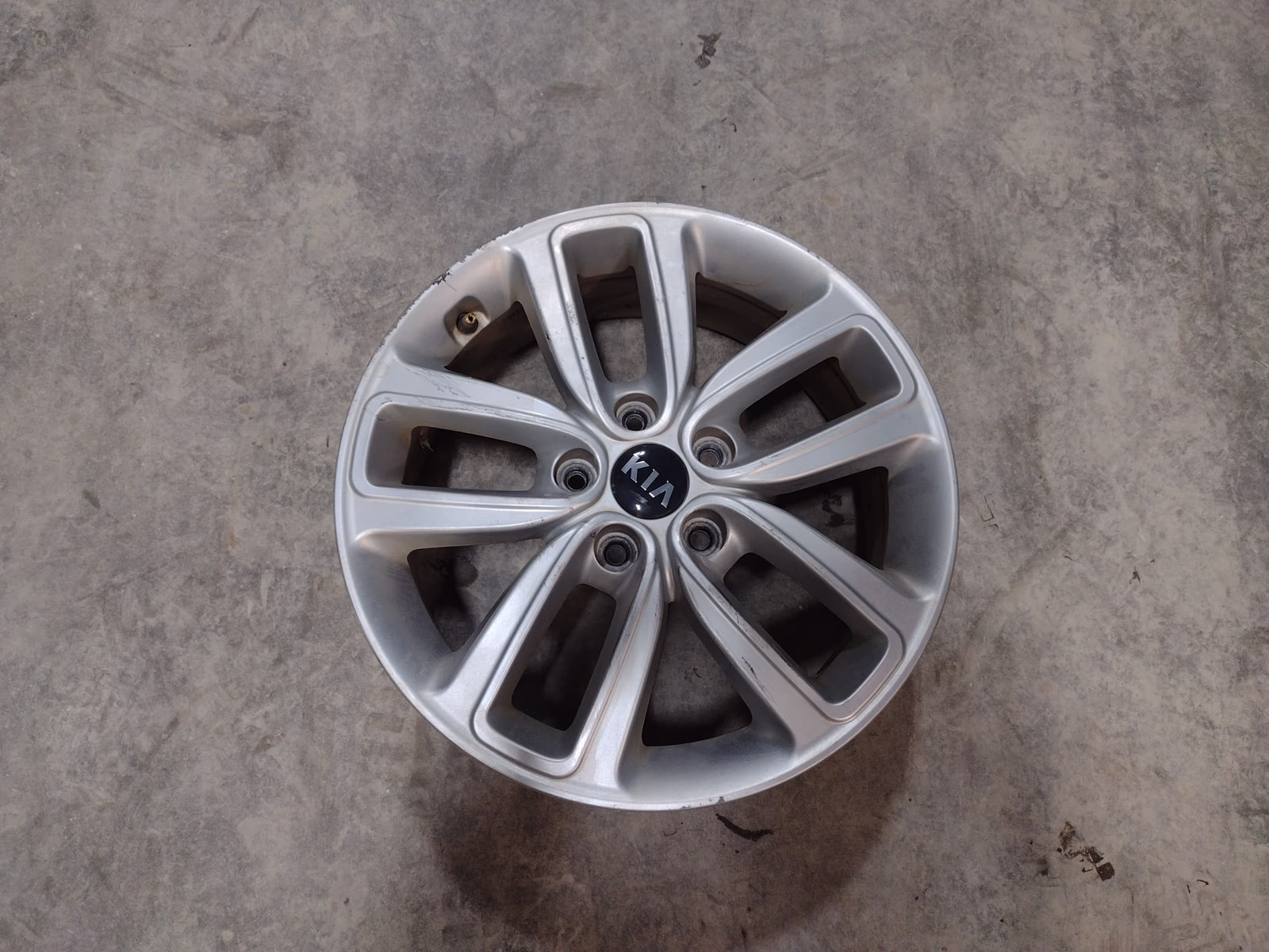 C-Grade Wheel Model 17x6-1/2 Alloy Fits 17-19 SOUL 3137956