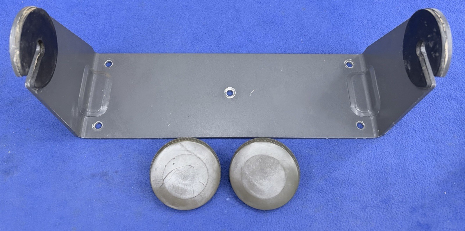 Furuno Mounting Bracket & Knobs For RDP-139 RDP-149 GD-1900c 008-547-960 Furuno Mounting Bracket & Knobs For RDP-139 RDP-149 GD-1900c 008-547-960