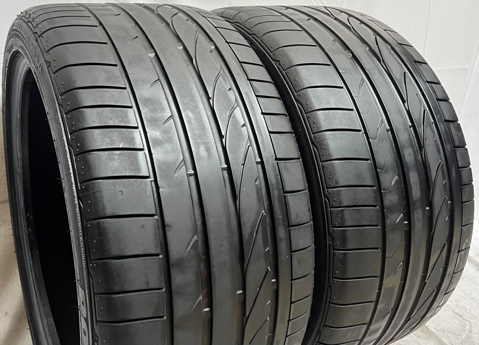 2 - NO REPAIRS 285/35ZR19 (99Y) Bridgestone Potenza RE050A (A2A) Aston - 10051