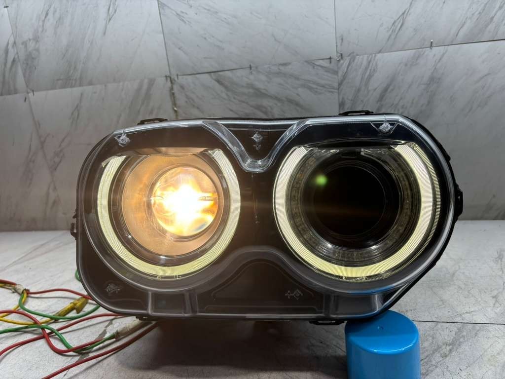 2015 2023 DODGE CHALLENGER HEADLIGHT ASSEMBLY OEM RIGHT SIDE HALOGEN 68384440-AA