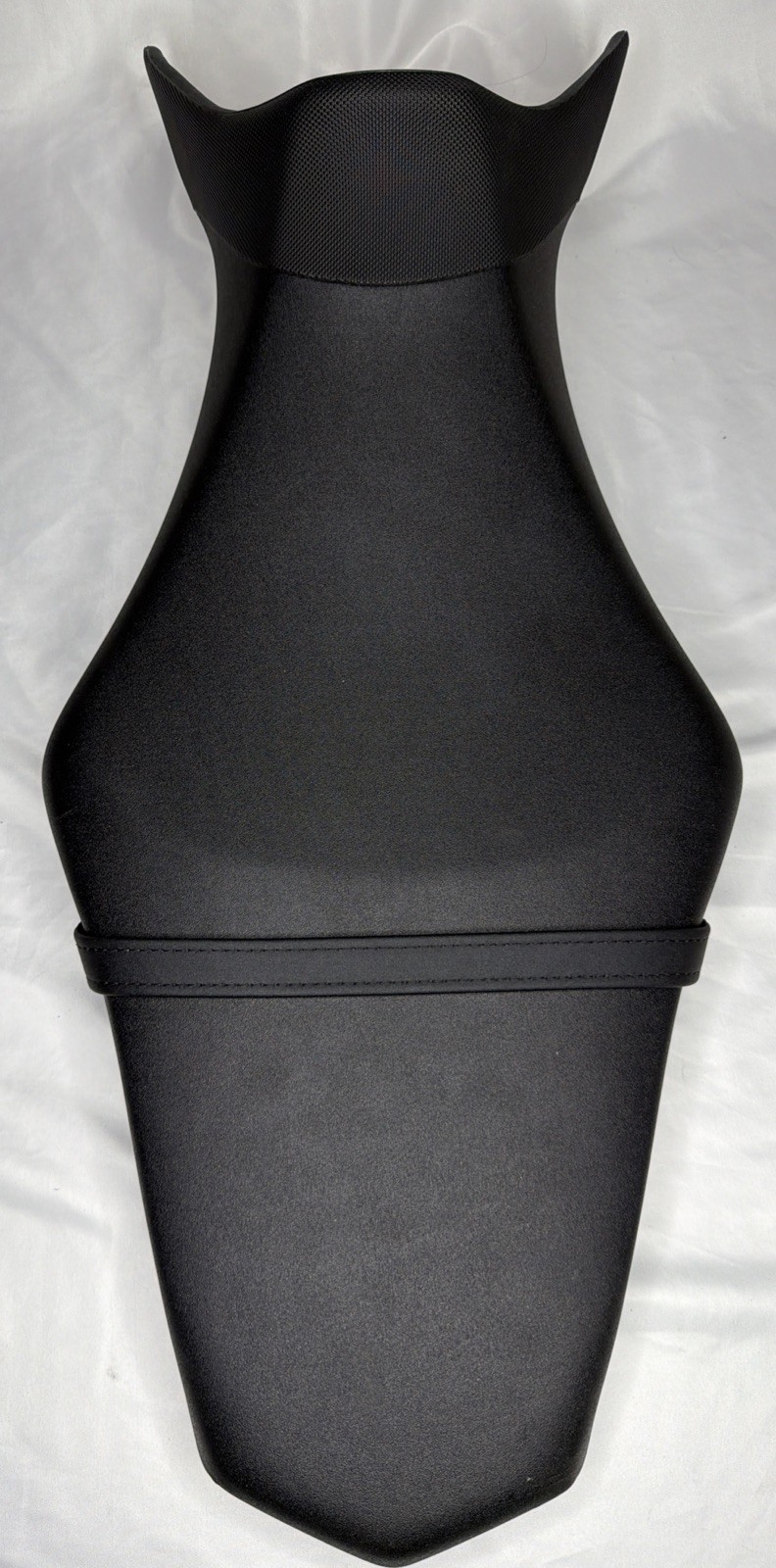 Genuine New Yamaha MT09 1RC Seat Saddle 1RC-24730-00 Genuine New Yamaha MT09 1RC Seat Saddle 1RC-24730-00