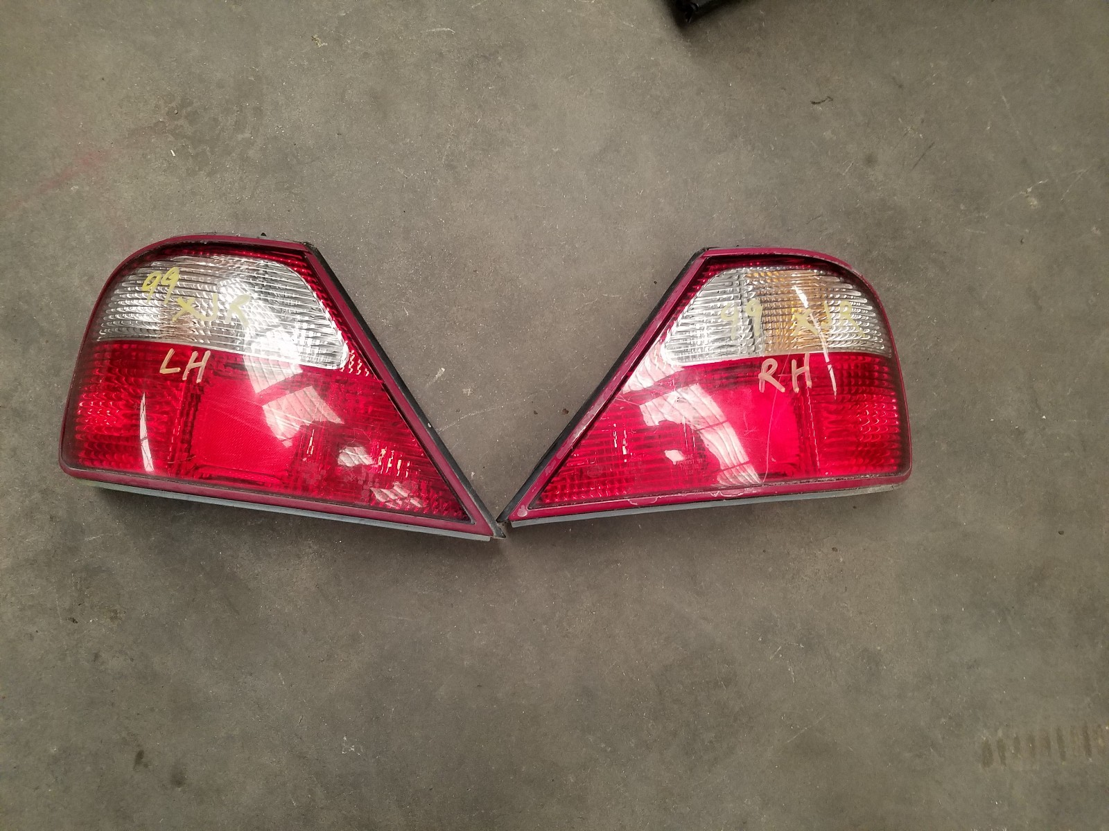 1998 1999 2000 2001 2002 2003 JAGUAR XJR XJ SPORT LEFT RIGHT TAIL LIGHTS