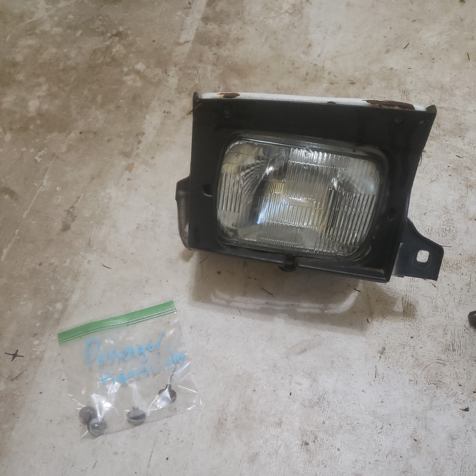 88-89 Honda Accord Left Front Retractor Headlight Lamp Light Assembly Black OEM 88-89 Honda Accord Left Front Retractor Headlight Lamp Light Assembly Black OEM