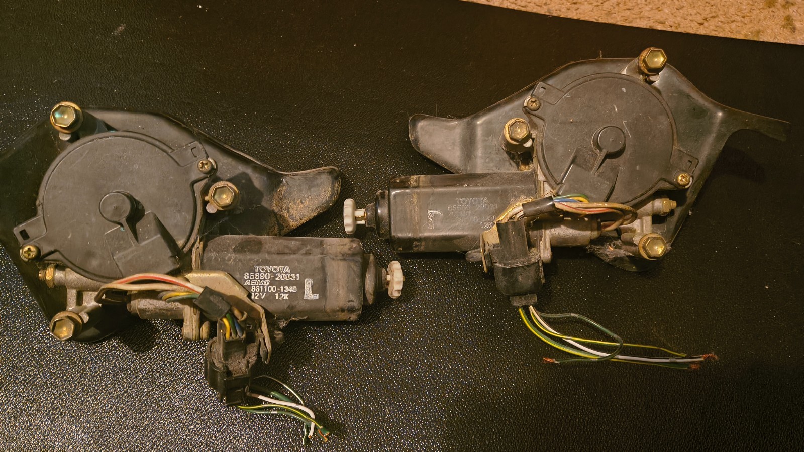 TOYOTA CELICA 1989-1994 HEADLIGHT MOTOR 8566020031 (LEFT) and 8566020081 (RIGHT)
