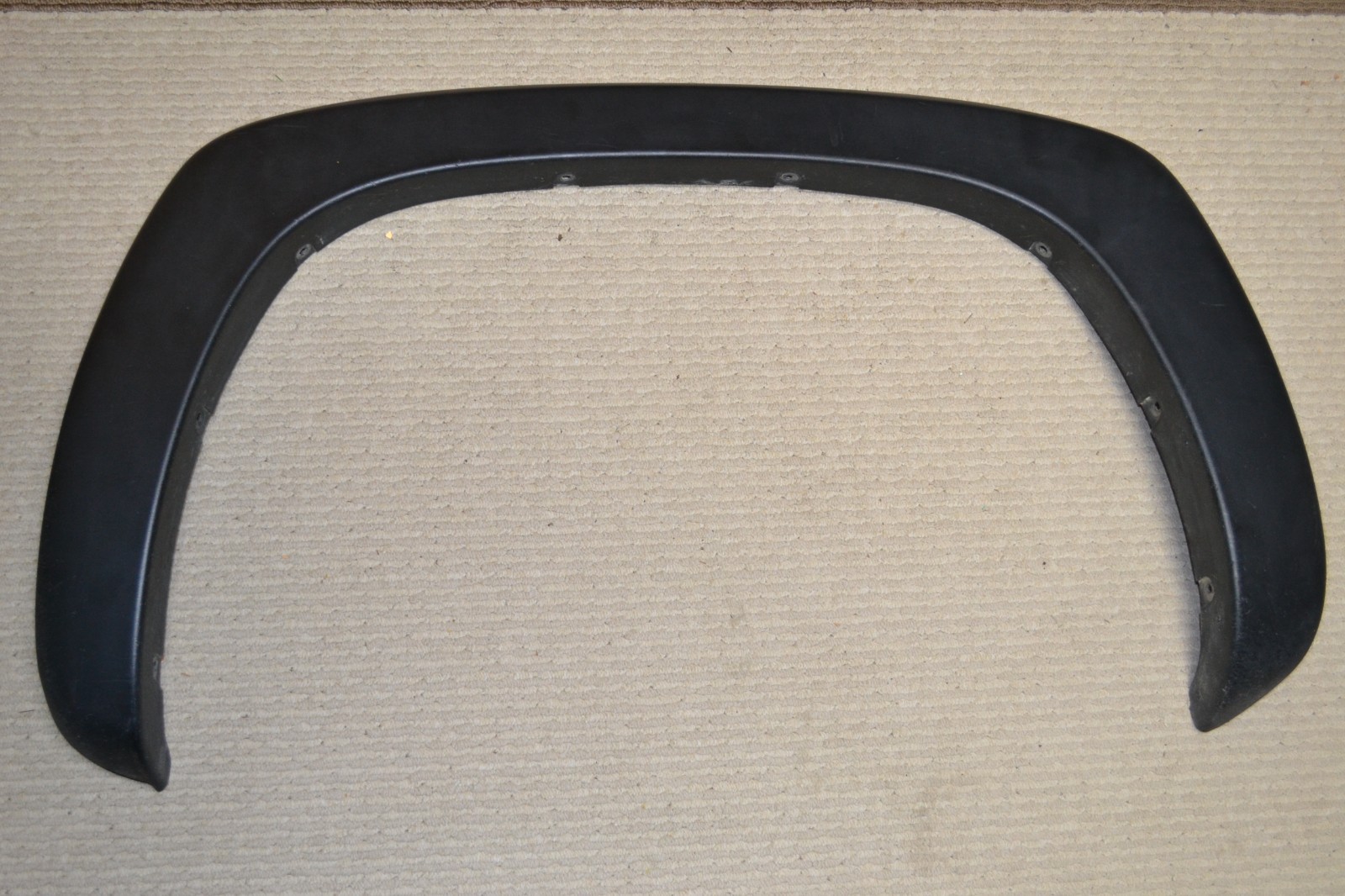 OEM 2001 - 2007 Chevrolet Rear Left Driver Side Fender Flare Molding 15750001