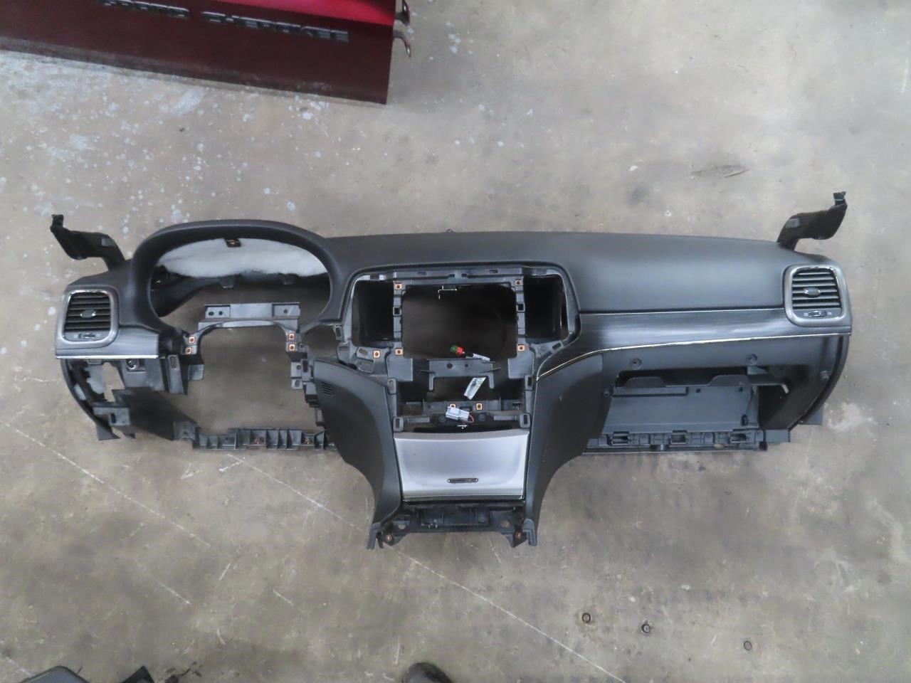 2018 Jeep Grand Cherokee Limited X OEM Dashboard Dash Assembly 68195938