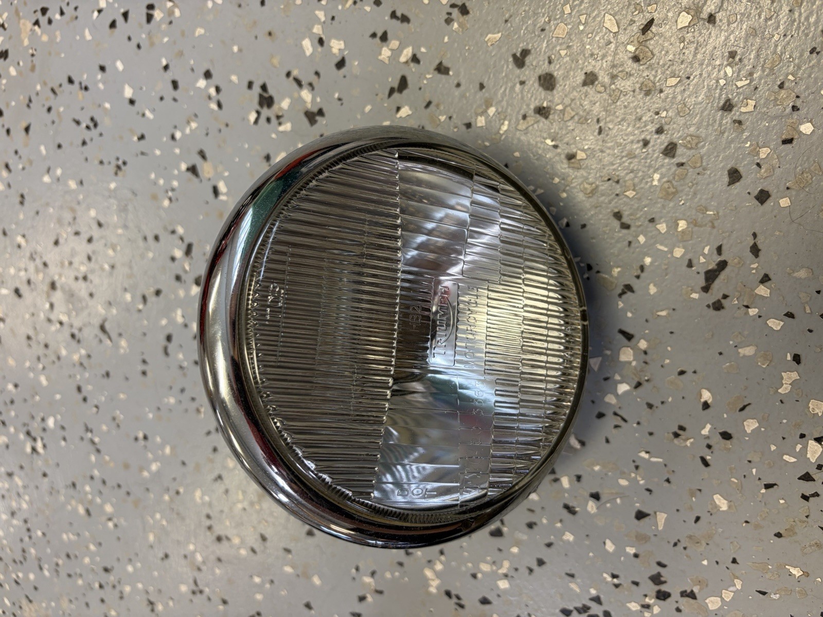 TRIUMPH RIGHT HEADLIGHT ASSEMBLY