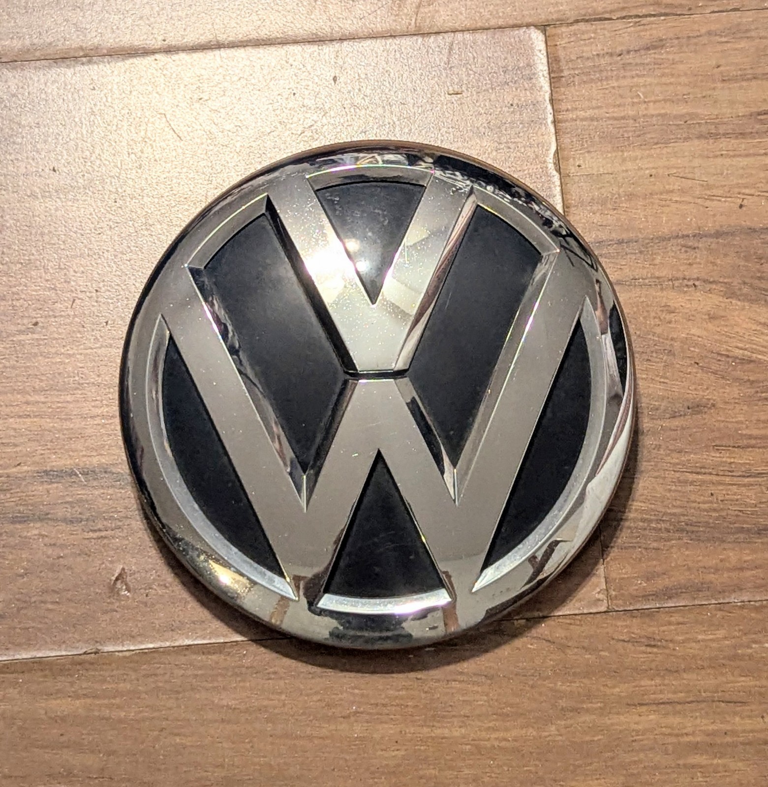 2018-2020 Volkswagen Atlas Front Emblem OEM