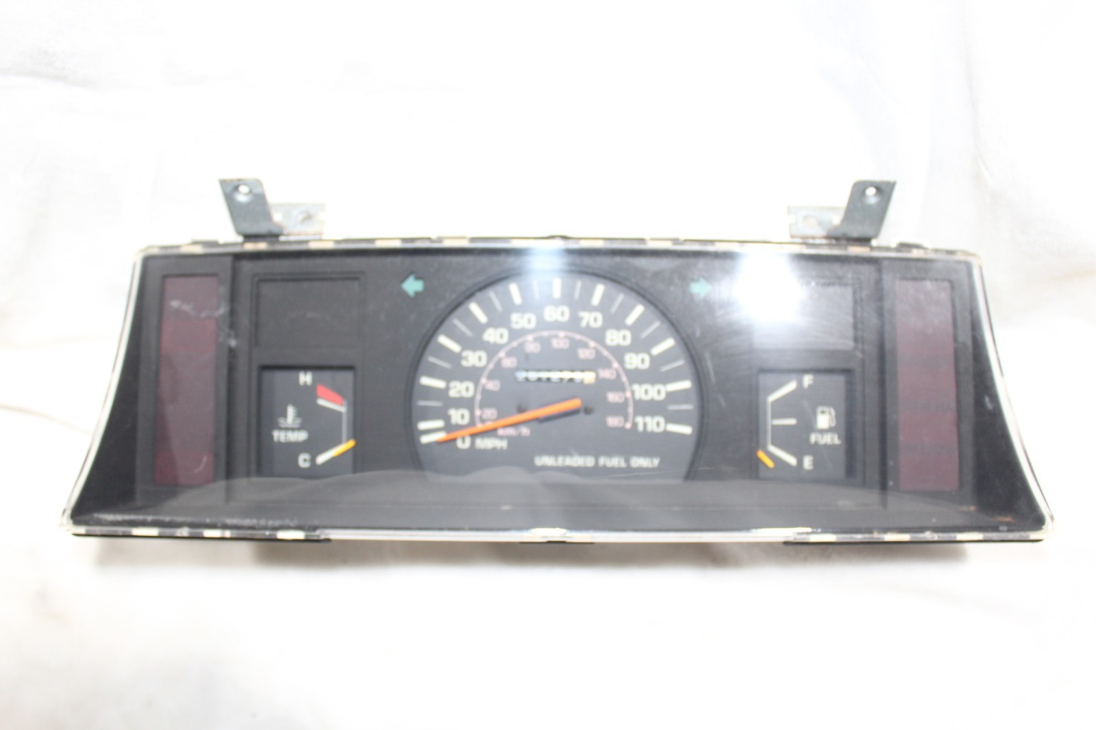 84-88 Toyota P/U 4 Four RUNNER INSTRUMENT CLUSTER Gauges SPEEDOMETER 261K M/T 84-88 Toyota P/U 4 Four RUNNER INSTRUMENT CLUSTER Gauges SPEEDOMETER 261K M/T