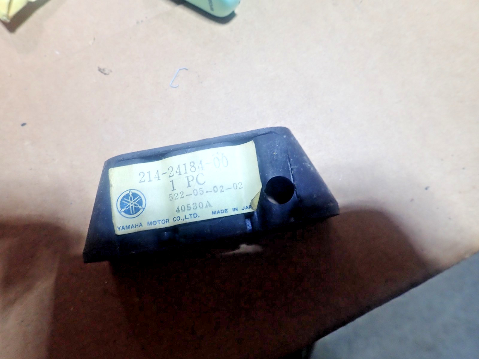 (1)  NOS  Yamaha 1968-73 DT, RT Tank Damper PT#214-24184-00 NOS OEM
