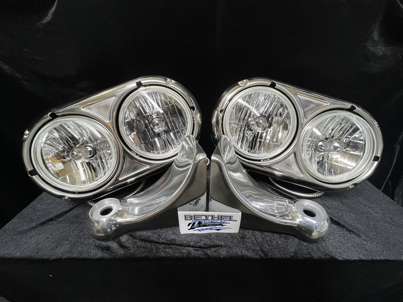 Peterbilt 359 Style Dual Headlights Stainless Steel Complete with Bracket Kit Peterbilt 359 Style Dual Headlights Stainless Steel Complete with Bracket Kit