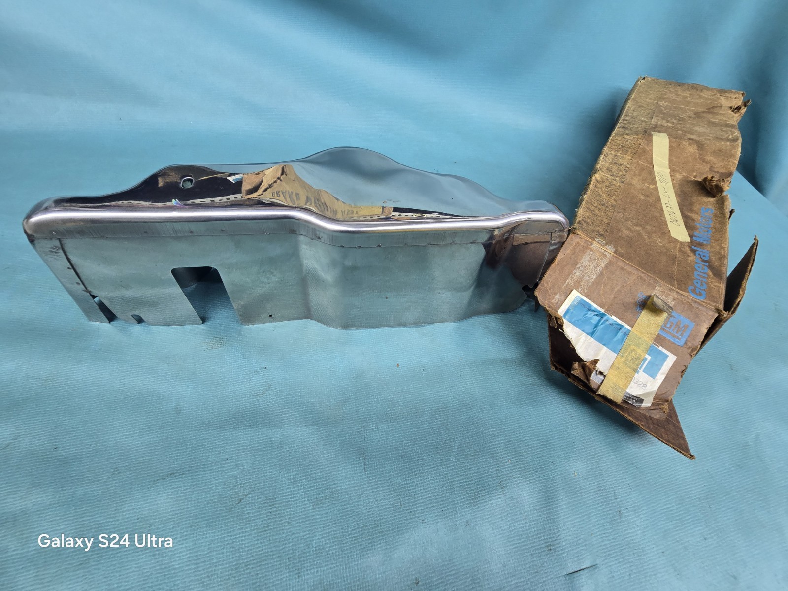 NOS 60 61 CORVETTE DISTRIBUTOR SHIELDING TOP COVER  283 DAMAGED 1960 1961