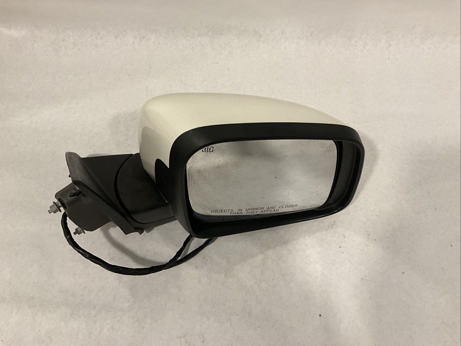 2011-2021 Dodge Durango Passenger Side Power Mirror White OEM 39FL11 Tested