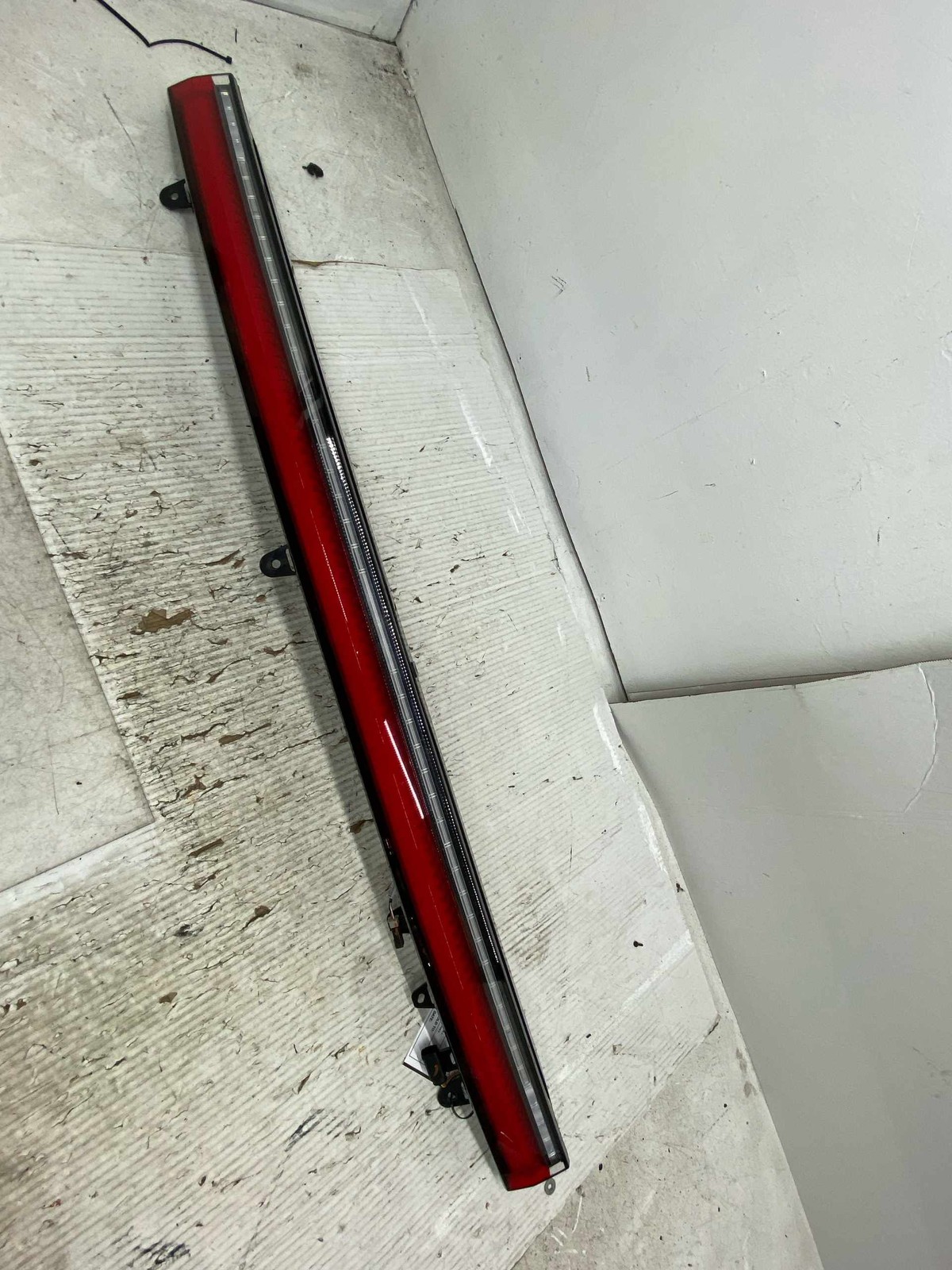 2027 RIVIAN R2 REAR TRUNK LID TAILGATE LIFTGATE CENTER TAIL BRAKE LIGHT BAR OEM