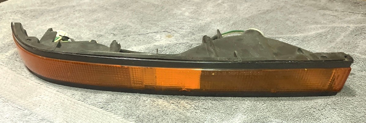 1986-1988 Toyota Supra MK3 A70 OEM RH Passenger Front Turn Signal Lamp Assembly