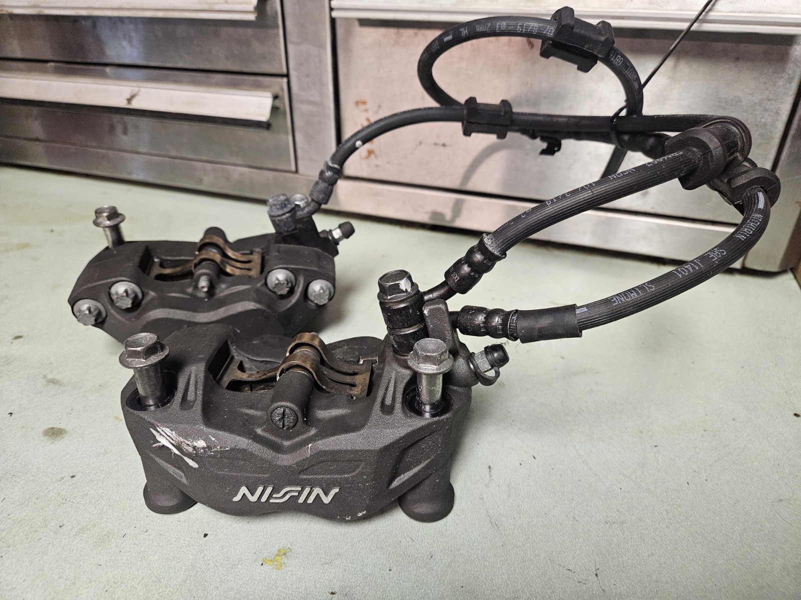 2018 - 2023 SUZUKI GSX-S 750 PAIR OF FRONT BRAKE CALIPERS NISSIN 59100-23H40-999