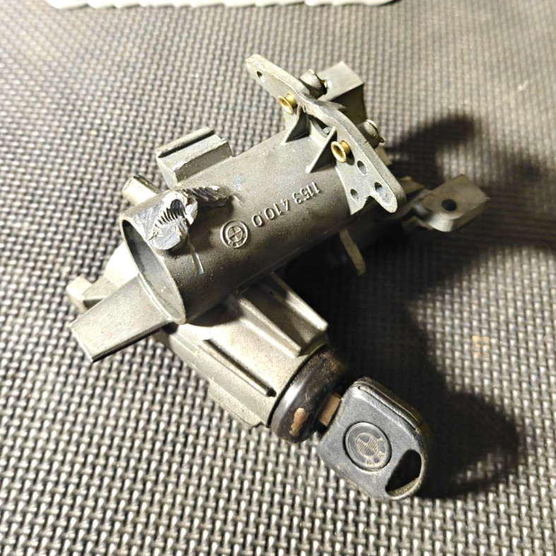 BMW E30 Key and Tumbler Holder