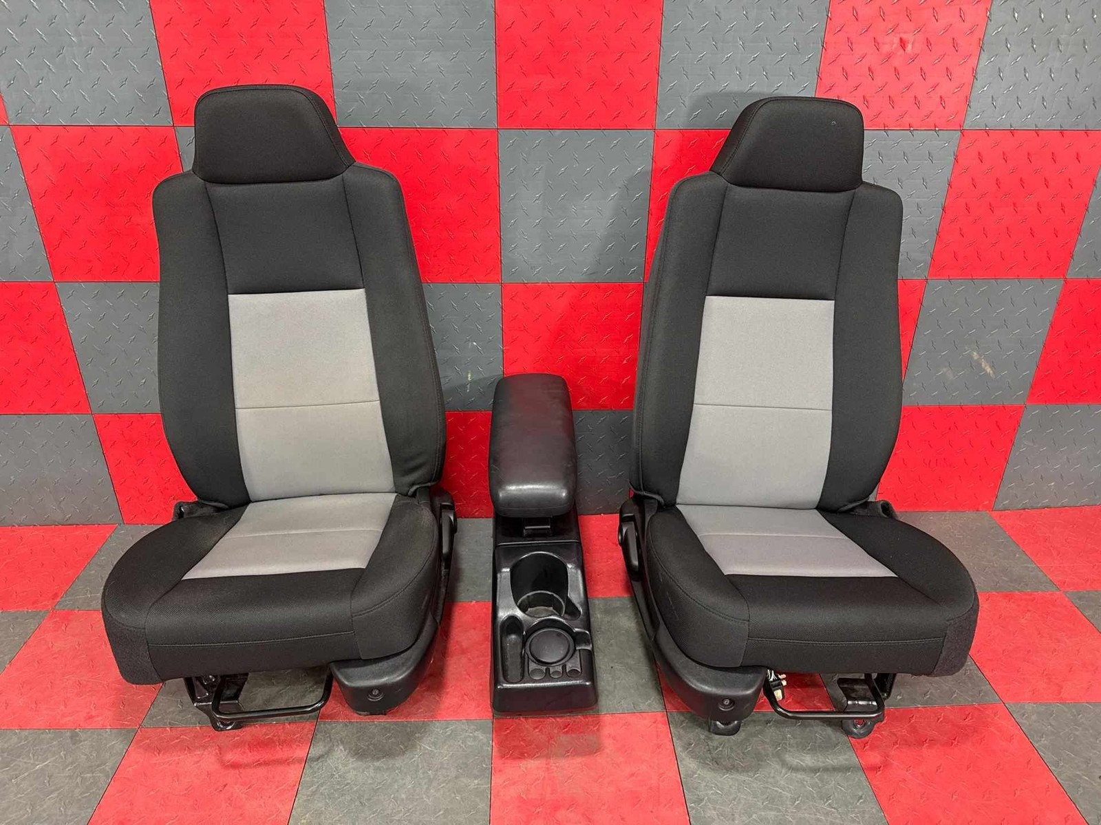 2007-2009 Ford Ranger LH Driver Manual Front Seat Cloth Flint Set Of 3 2007-2009 Ford Ranger LH Driver Manual Front Seat Cloth Flint Set Of 3
