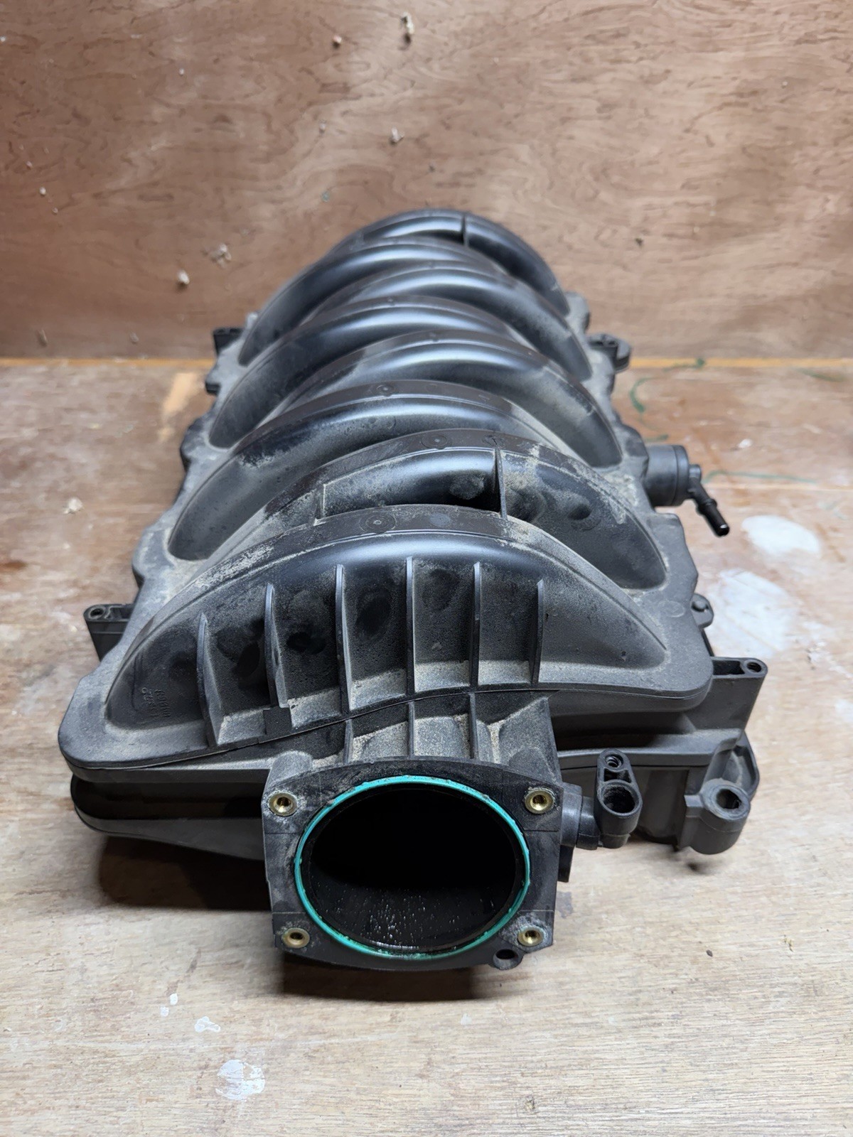 GM Intake Manifold 14-19 5.3L L83 Silverado Sierra Tahoe Yukon Suburban 28247635