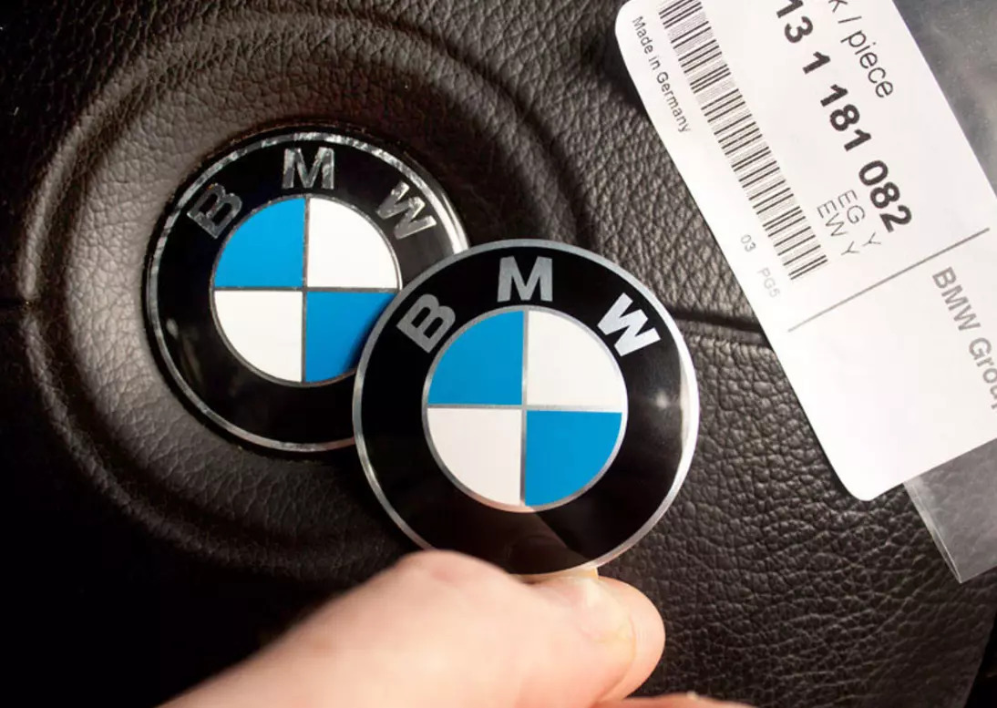 Genuine BMW Steering Wheel Emblem 45mm Badge Logo For 1 3 5 6 7 X5 8 36131181082