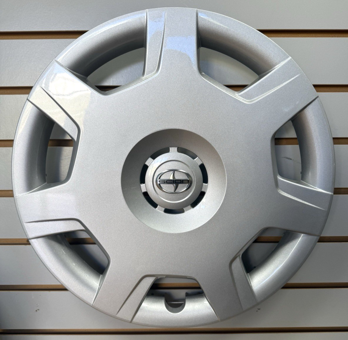 Scion XB XD 16\