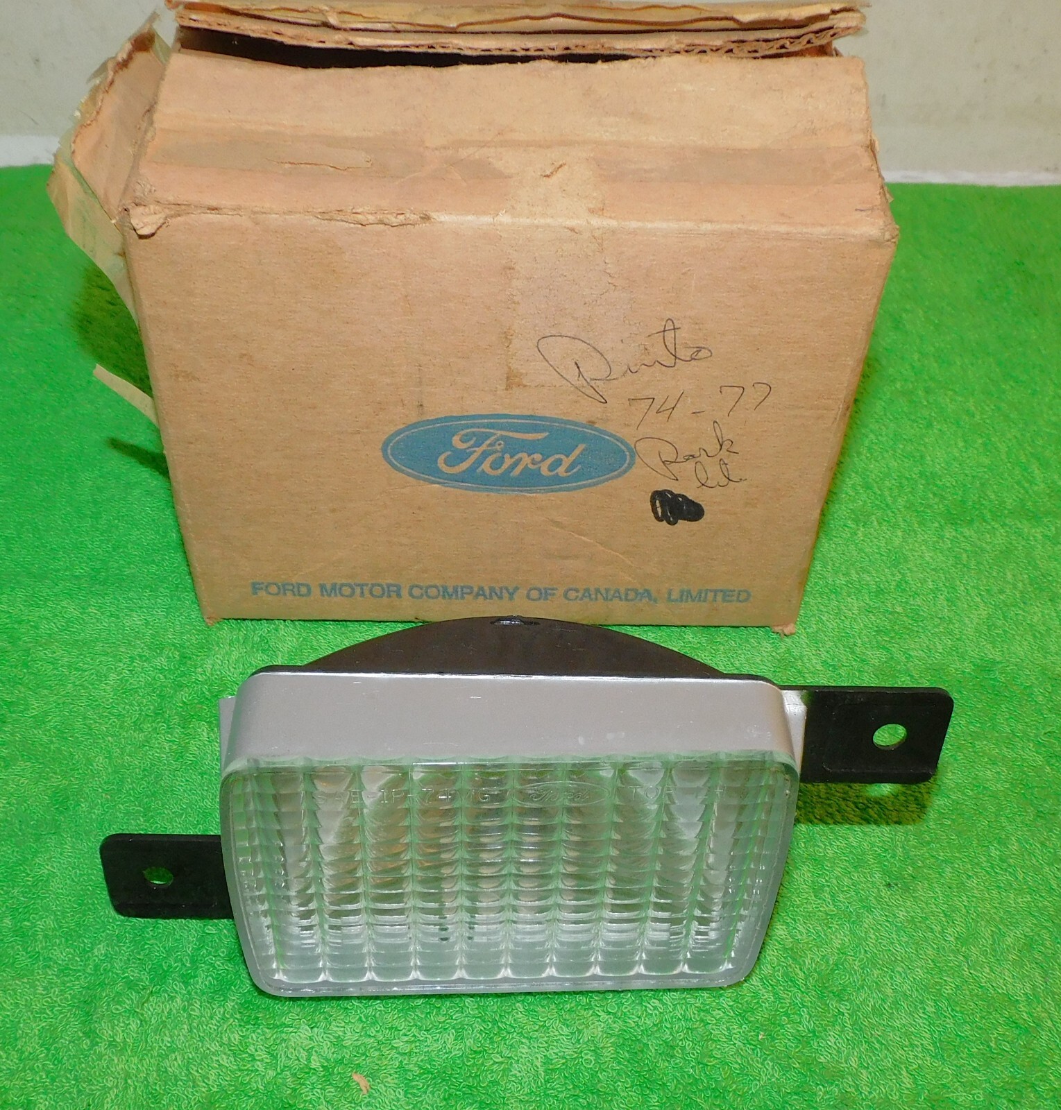1974 Mercury Bobcat Hatchback Station Wagon NOS LH FRONT PARKING LAMP ASSEM Late 1974 Mercury Bobcat Hatchback Station Wagon NOS LH FRONT PARKING LAMP ASSEM Late