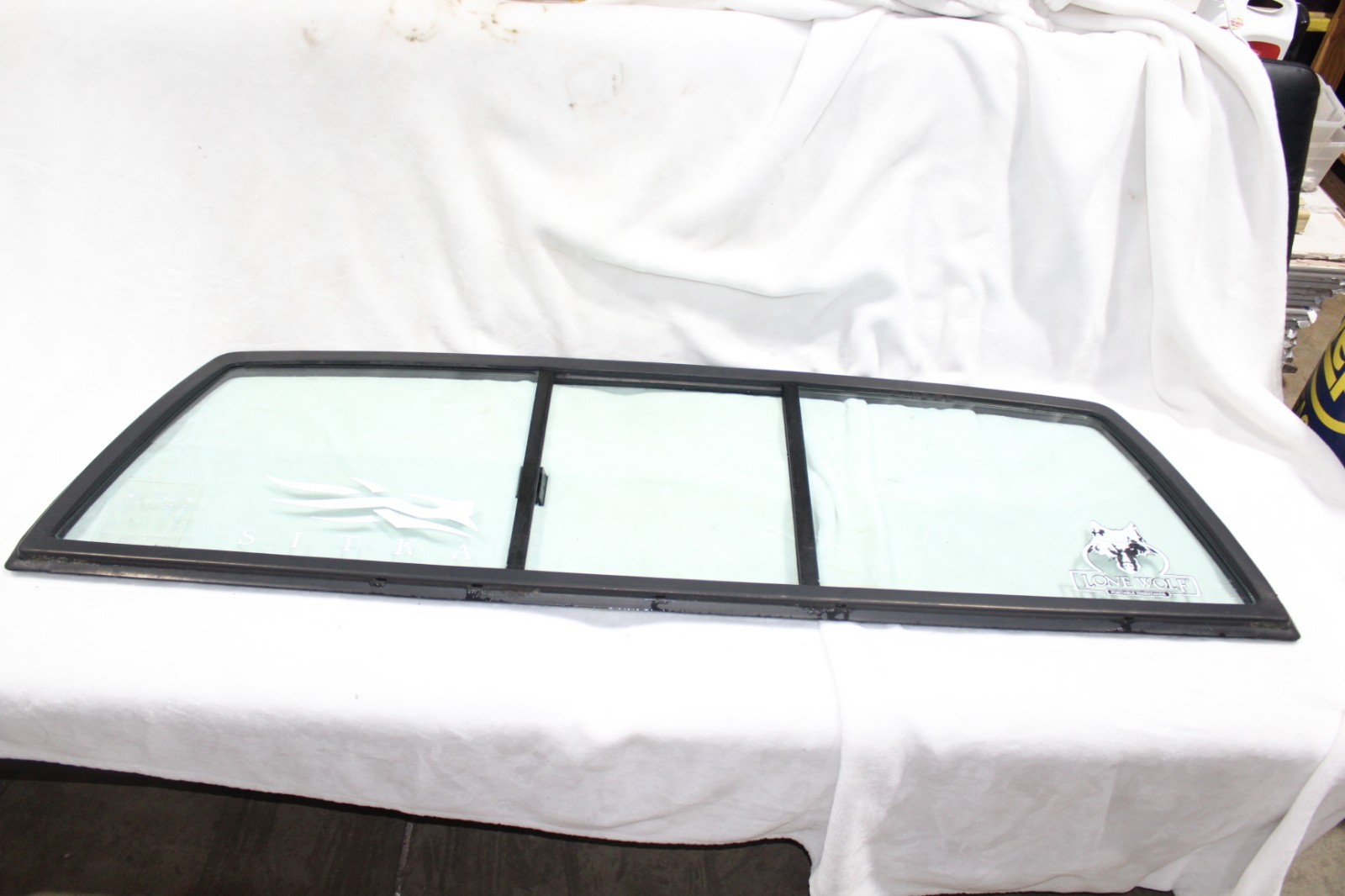 86-97 Nissan HARDBODY D21 Xcab Rear GLASS Window SLIDING w/ Rubber Seal 86-97 Nissan HARDBODY D21 Xcab Rear GLASS Window SLIDING w/ Rubber Seal