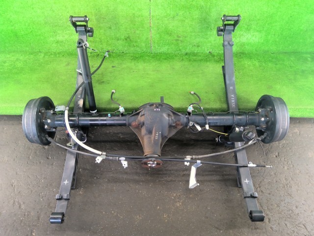 Junk JDM NISSAN VJ22 NV350 Caravan CBF-VR2E26 Rear Axle Housing Long Low Floor