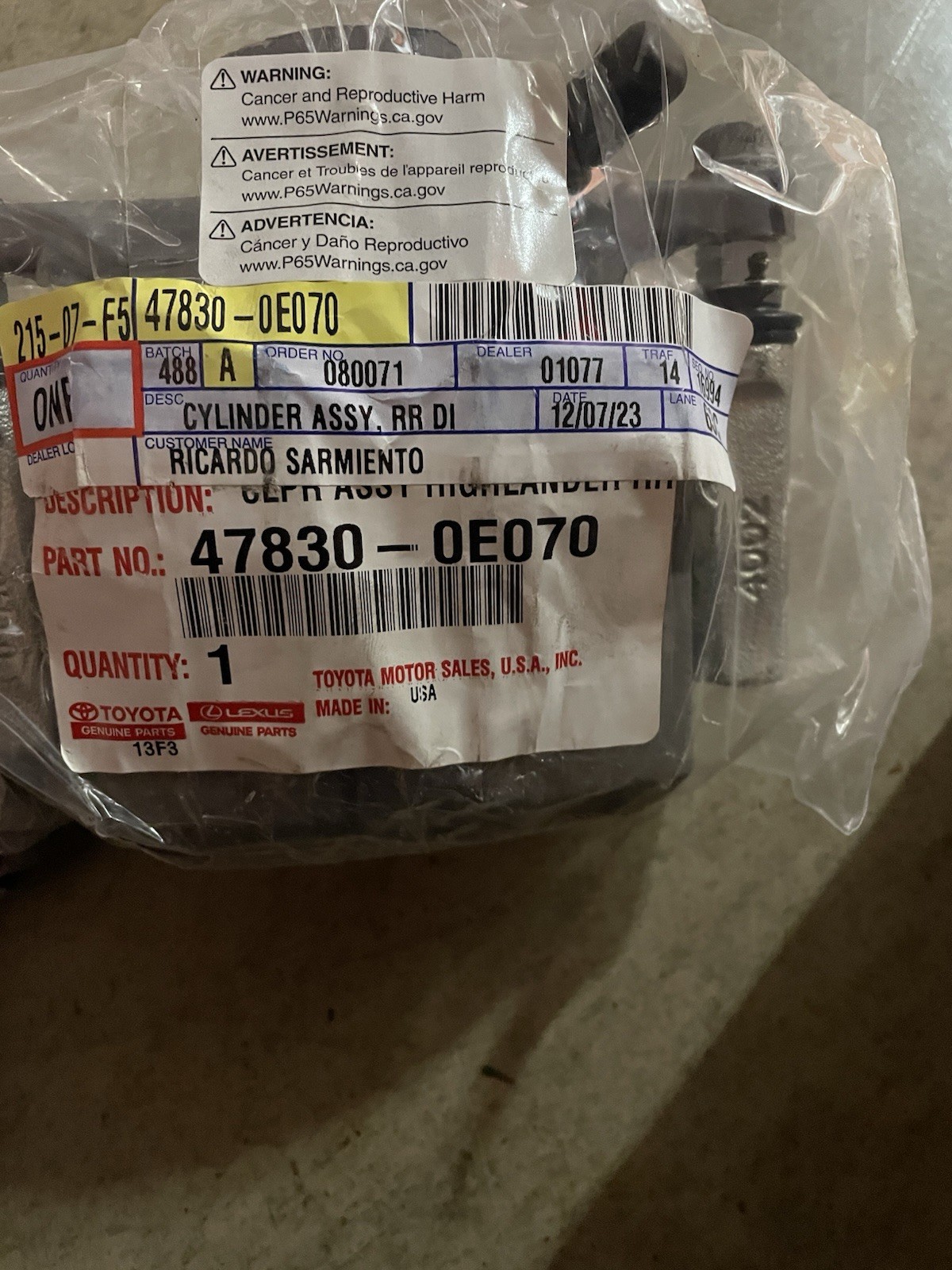 OEM Toyota Cylinder Assembly RR Disc Brake RH 47830 - 0E070 NEW OEM Toyota Cylinder Assembly RR Disc Brake RH 47830 - 0E070 NEW
