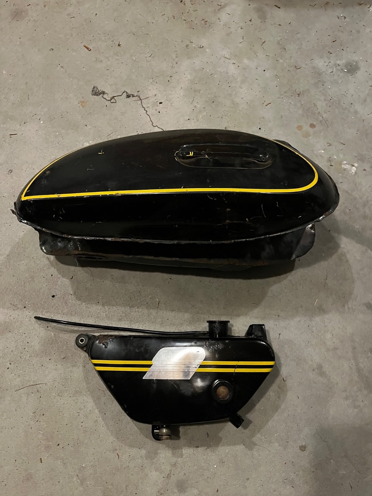 1970 Yamaha RT 360 Fuel and Oil Tanks 1970 Yamaha RT 360 Fuel and Oil Tanks