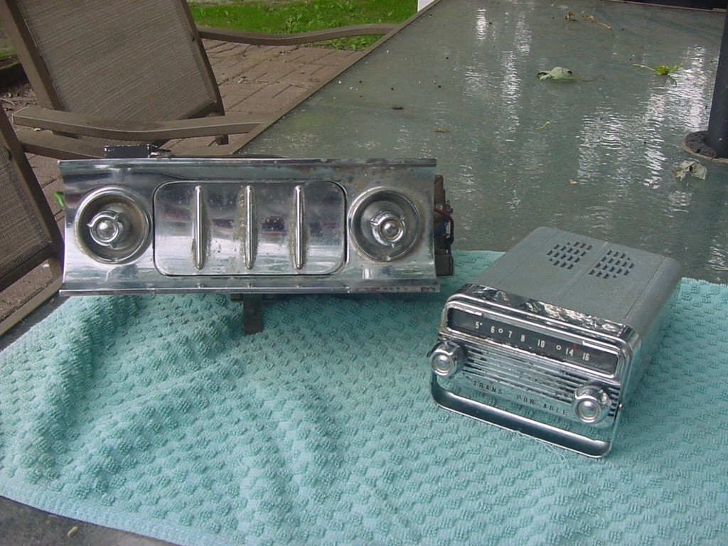 1958 58 Oldsmobile Olds Dynamic SUPER 88 98 J2 Rocket Trans portable Delco radio
