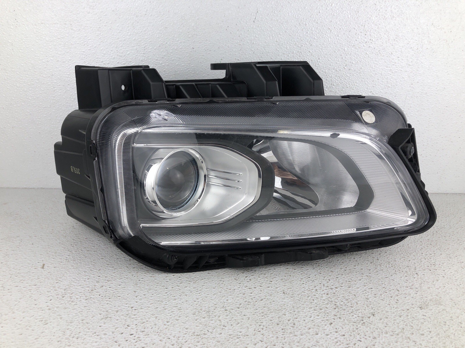 2018-2021 Hyundai Kona Halogen Headlight Right Passenger Side OEM 92102J9020