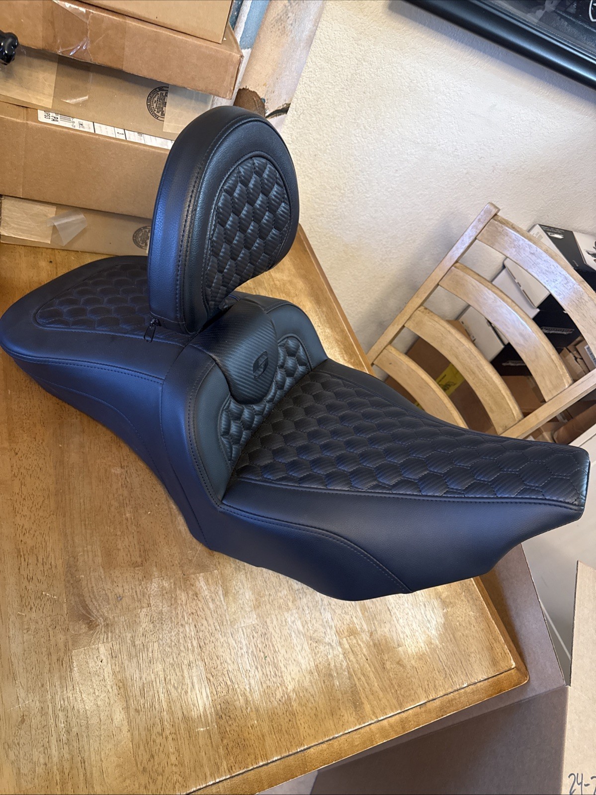 Saddlemen 24-26 Harley Touring Roadsofa STD Reach Seat With Backrest Honeycomb