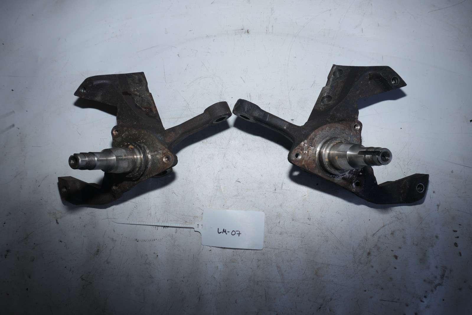 1979-1983 Ford Mustang Front Spindles LH RH Pair Driver Passenger Factory LM