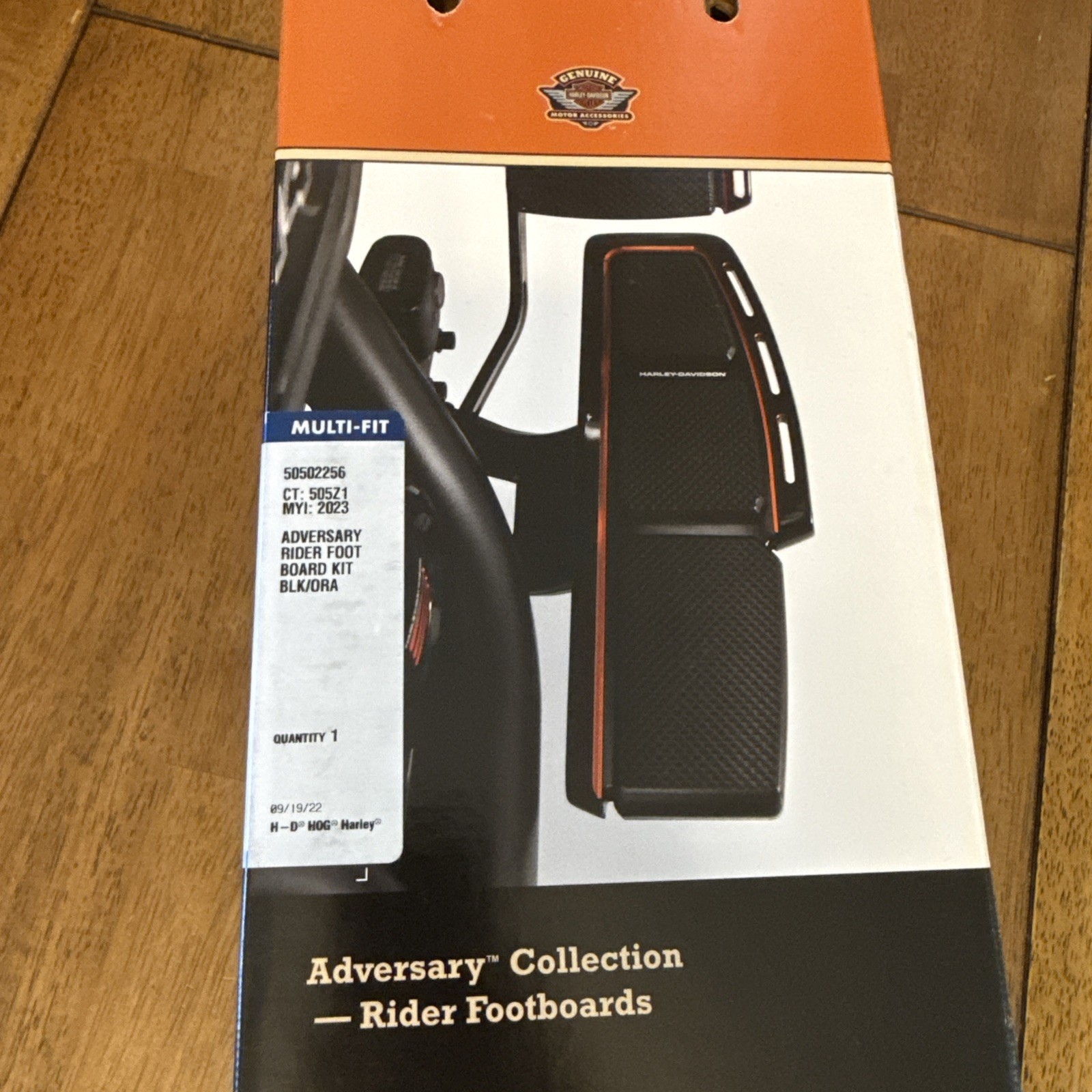 HARLEY 18-26 M8 SOFTAIL BLACK ORANGE ADVERSARY RIDER FOOTBOARD KIT 50502256
