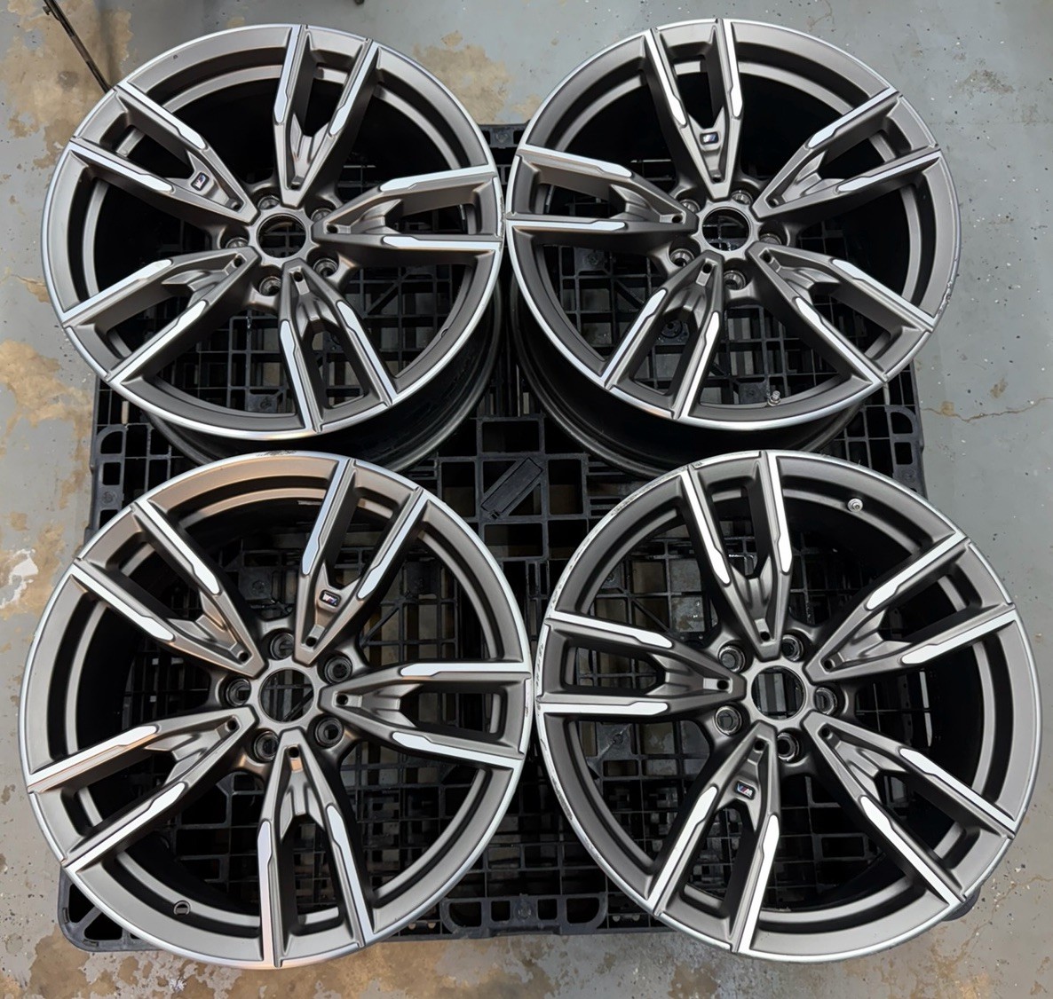 Set of 19\