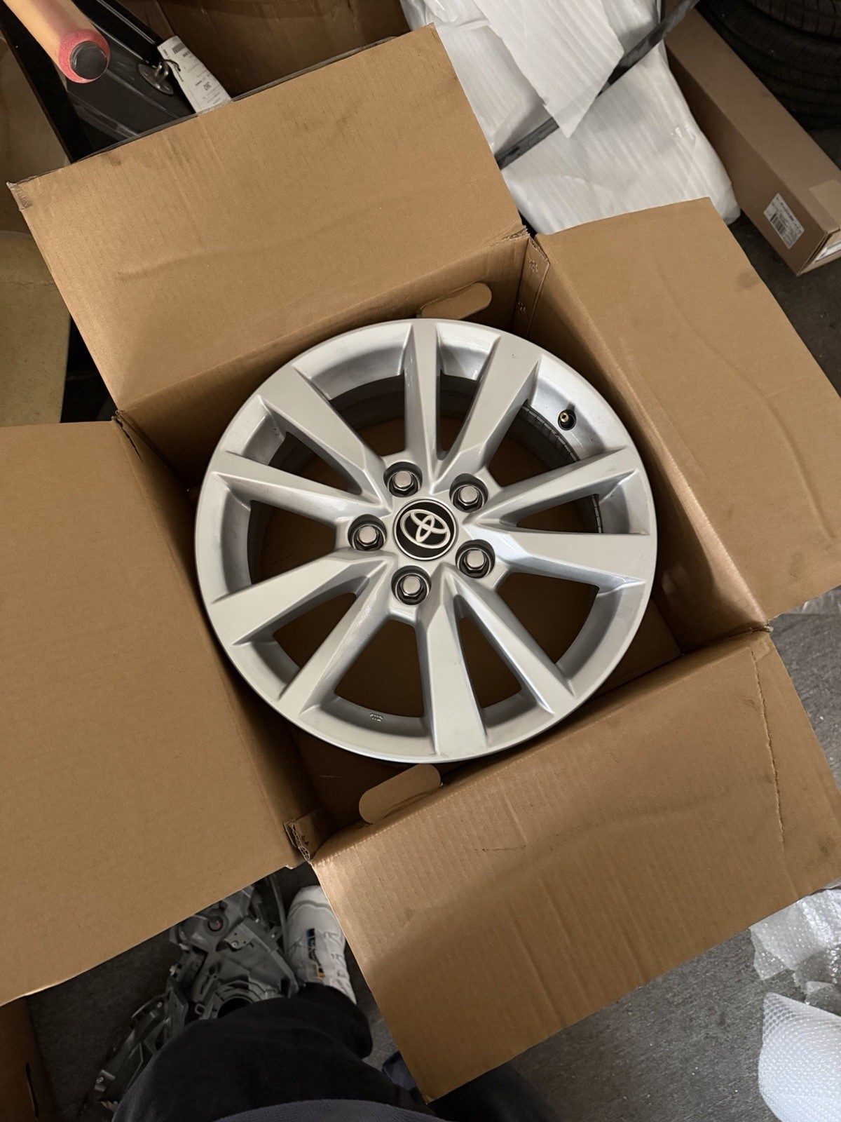 New OEM 2026 16” Toyota Camry LE Rim #75286 w/ Caps & Lug Nuts