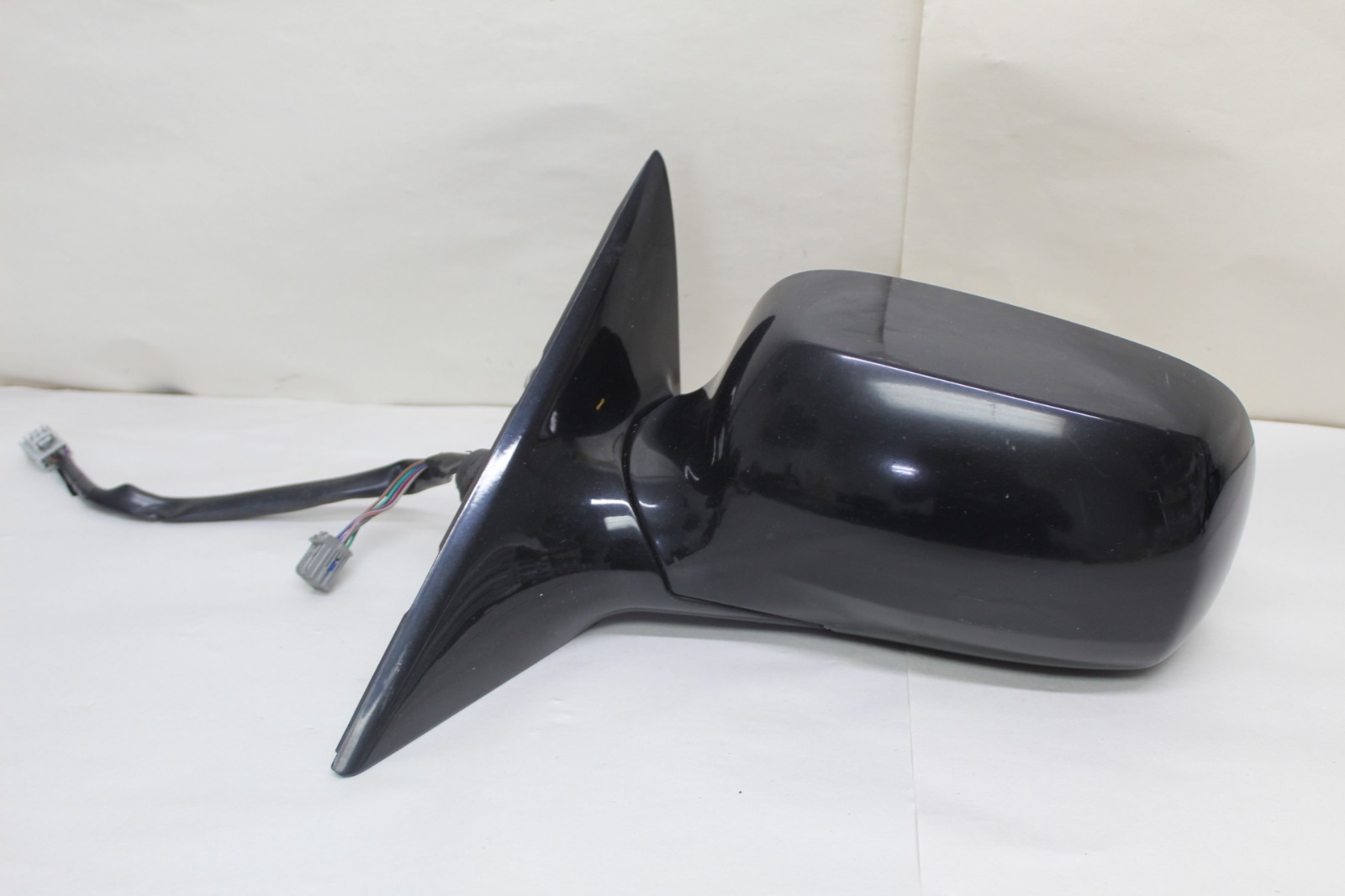 2006 - 2011 Cadillac DTS Side View Mirror LH Driver side OEM w/turn Signal