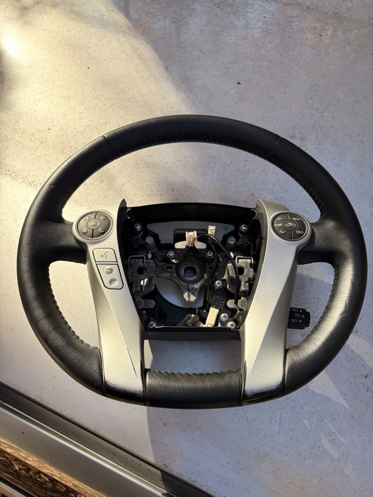 2012-2018 TOYOTA PRIUS V STEERING WHEEL W/AUDIO CRUISE CONTROL SWITCH OEM