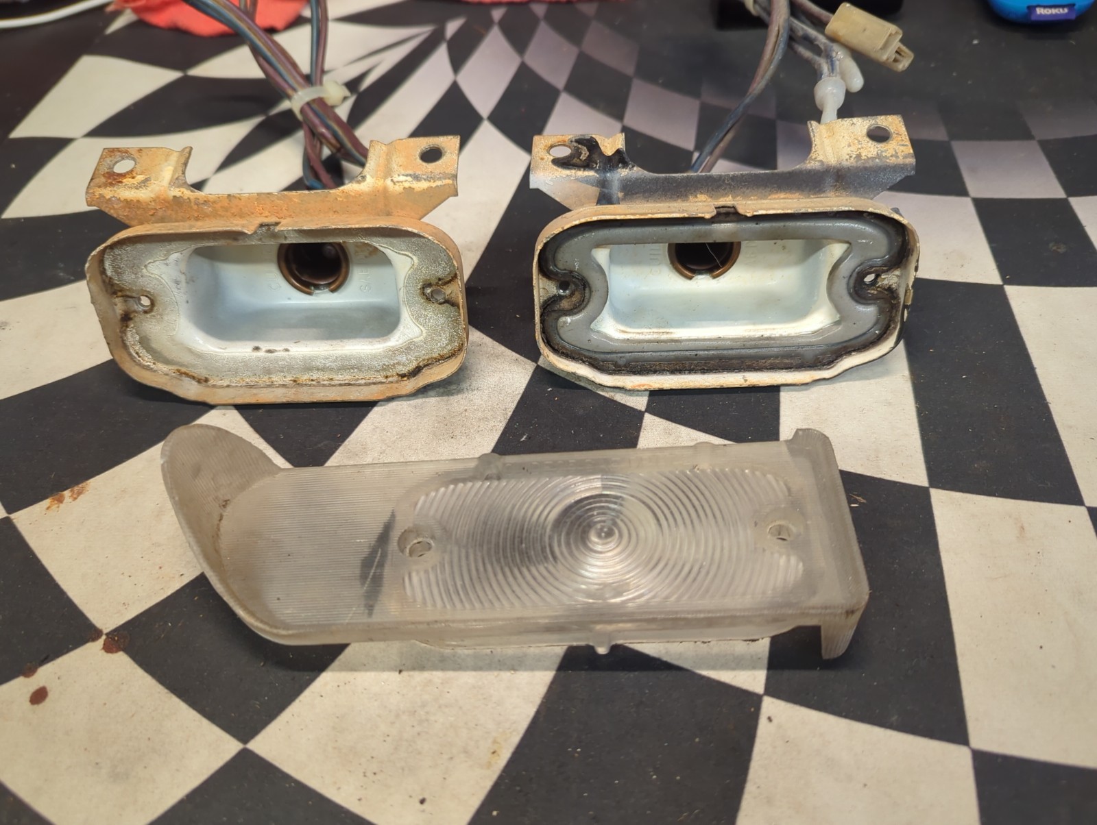 1967 Turn Signal Light Housings for 1967 Pontiac Oem Original Pair 1967 Turn Signal Light Housings for 1967 Pontiac Oem Original Pair