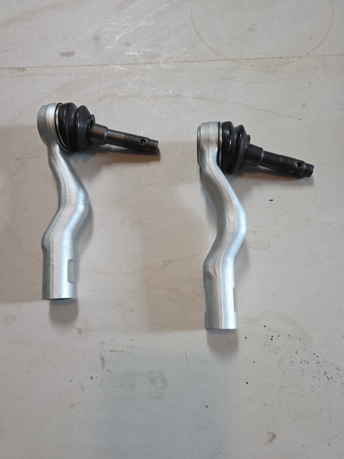 2025- 2026 toyota 4 runner Tacoma tie rod right and left side RH-LH 45046-69295 2025- 2026 toyota 4 runner Tacoma tie rod right and left side RH-LH 45046-69295