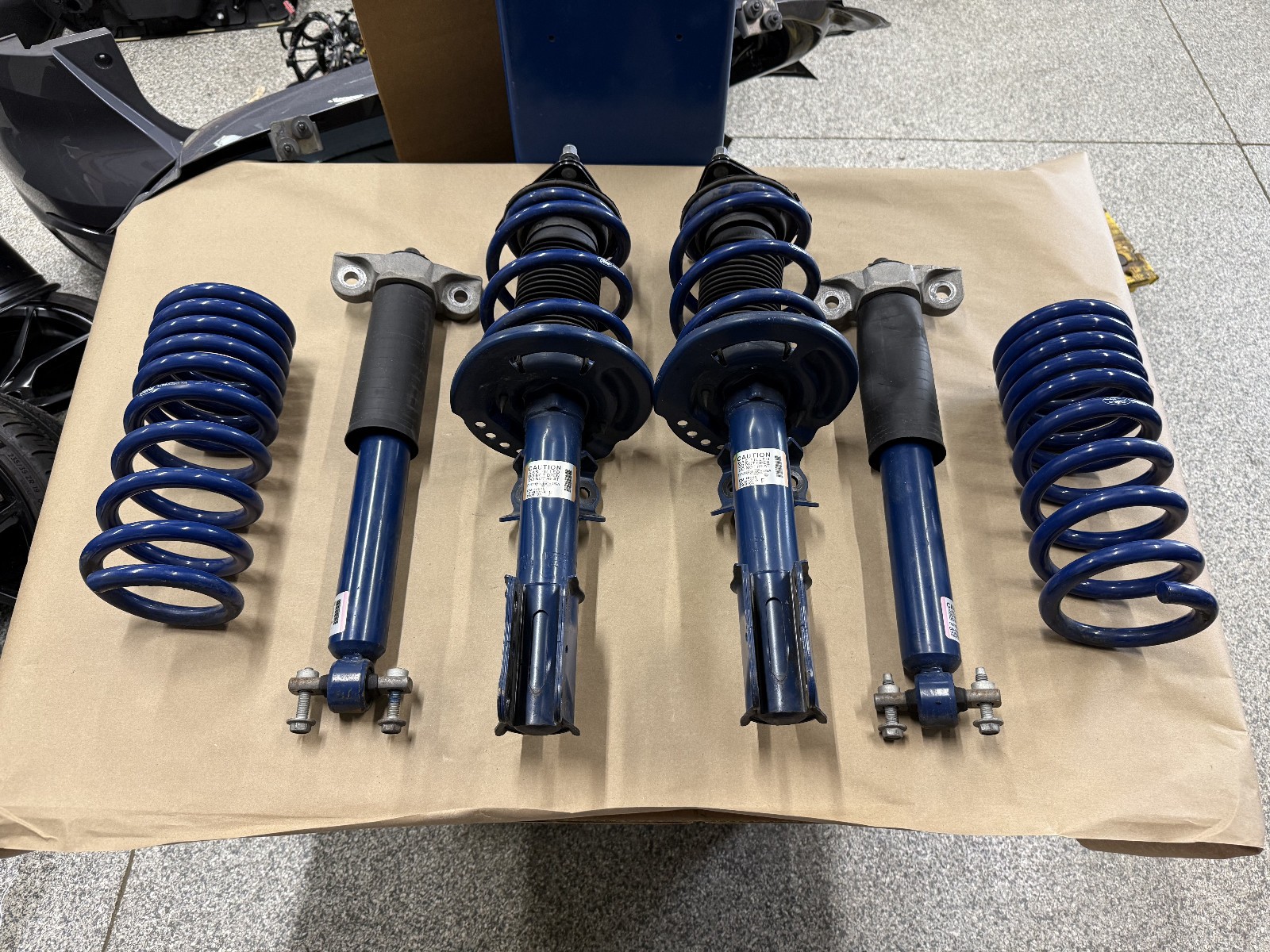2015-2023 Ford Mustang GT Ford Performance Non-Adjustable Shock and Strut Kit 2015-2023 Ford Mustang GT Ford Performance Non-Adjustable Shock and Strut Kit