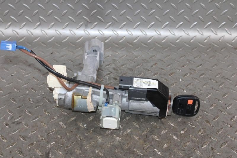 2000-2004 Toyota Avalon Ignition Switch with key Assembly OEM