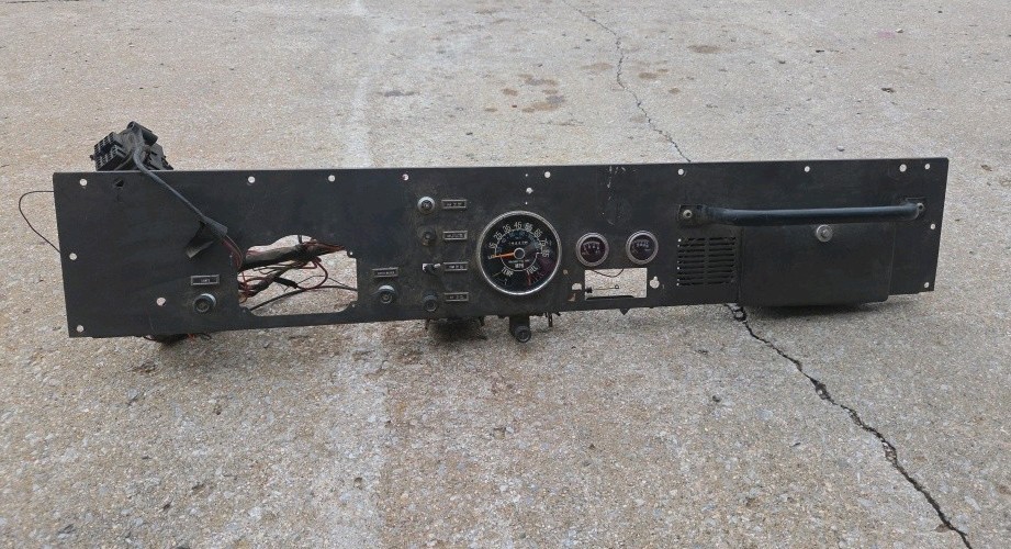 1976 Jeep CJ Dash w some GAUGES  