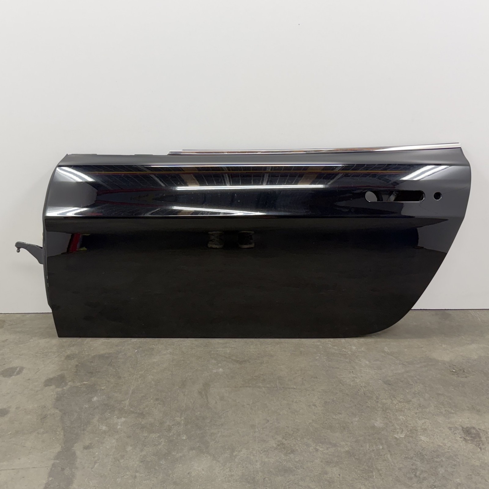 2006-2017 Aston Martin V8 V12 Vantage Driver Left Door Shell Black OEM 2006-2017 Aston Martin V8 V12 Vantage Driver Left Door Shell Black OEM