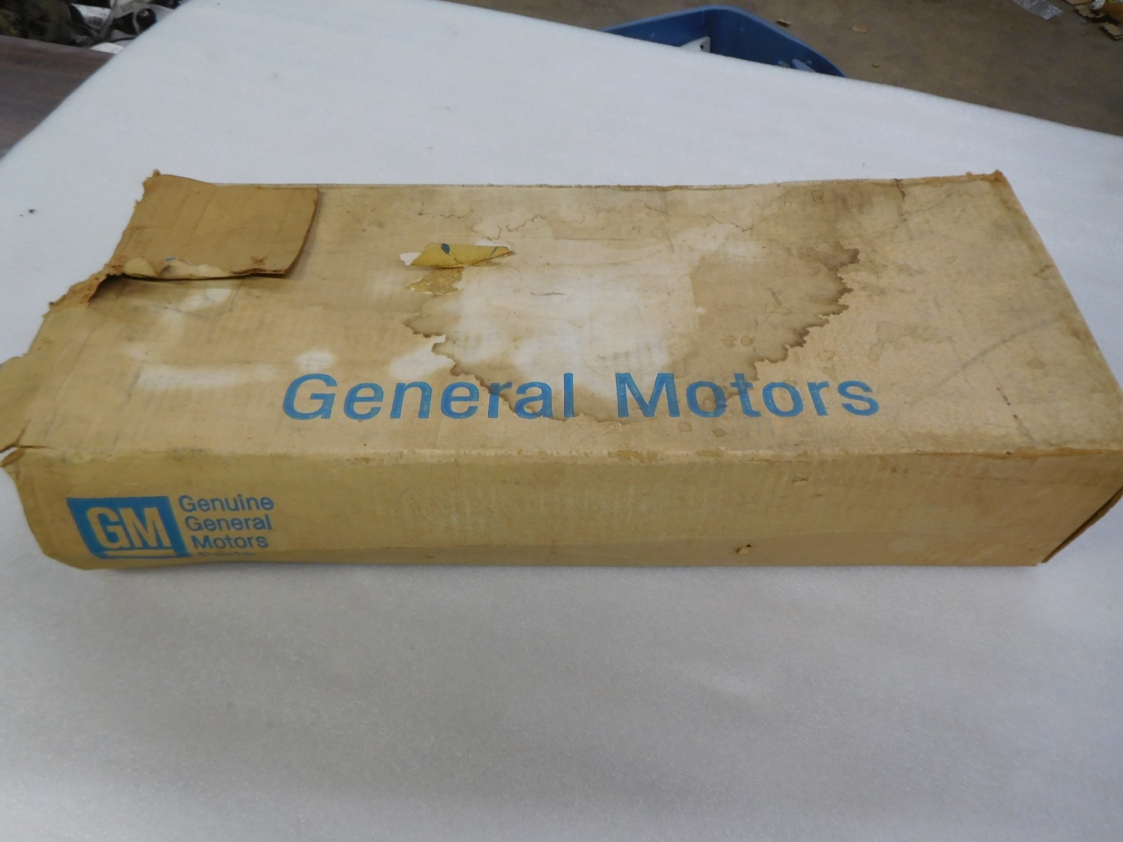 New Genuine GM NOS Chevy Big Block Valve Cover 14082481 BBC New Genuine GM NOS Chevy Big Block Valve Cover 14082481 BBC