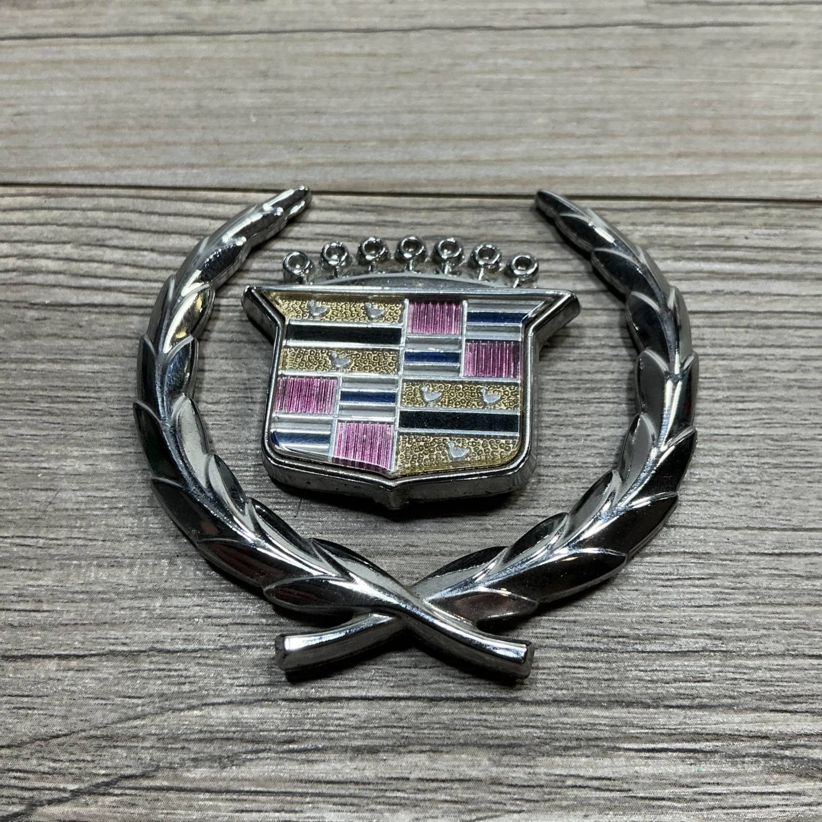 1990-1999 Cadillac Deville Rear Pillar Silver Wreath Emblem (Only For One Side)