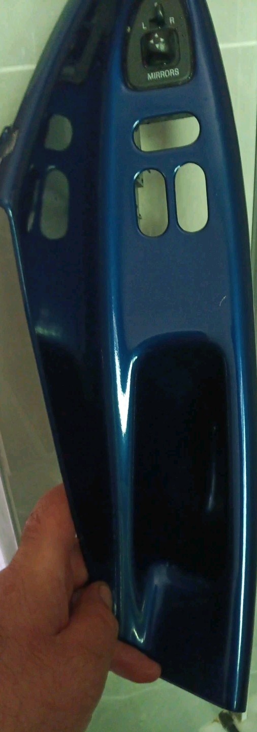 Saleen Mustang 94-04 Door Panels Insert Bezel & Side MirrorChange Button. Navblu